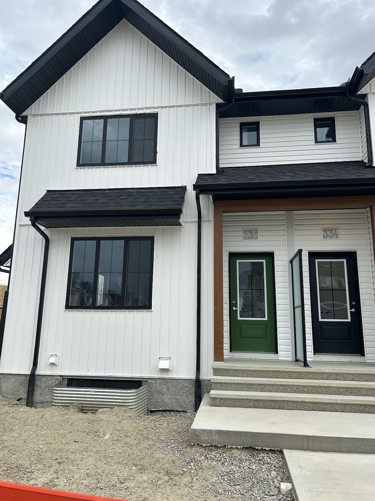 Calgary 4 bedrooms Townhouse for rent. Property photo: 580146-1
