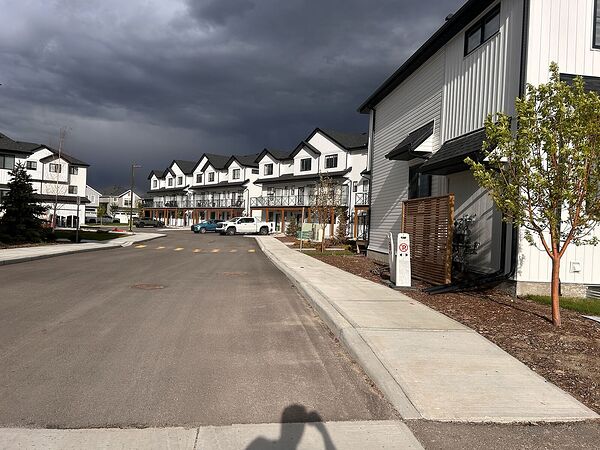 Calgary 4 bedrooms Townhouse for rent. Property photo: 580146-3