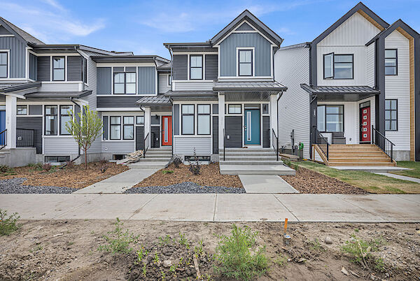 4 bed 3.5 bath triplex in Seton