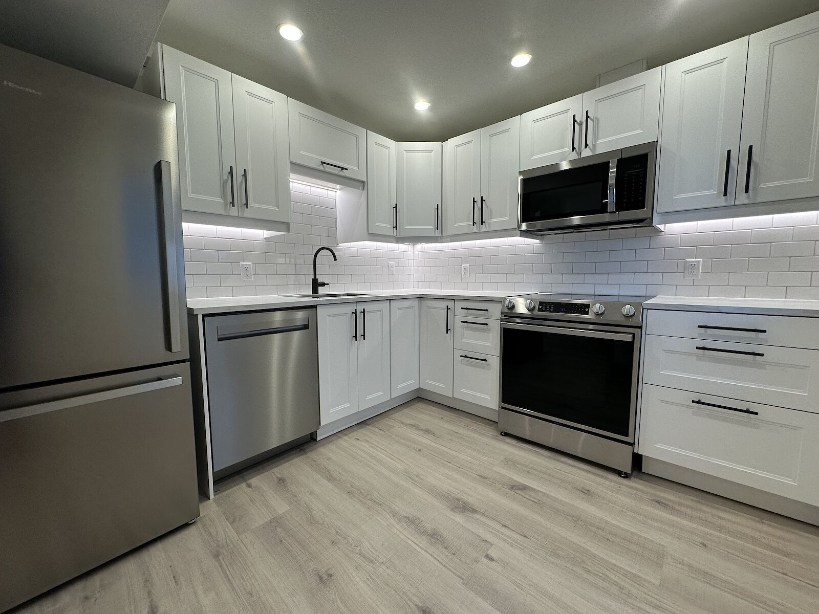 Calgary 2 bedrooms Basement for rent. Property photo: 580363-1