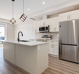 GORGEOUS & BRIGHT CONDO AVAILABLE THIS FALL!