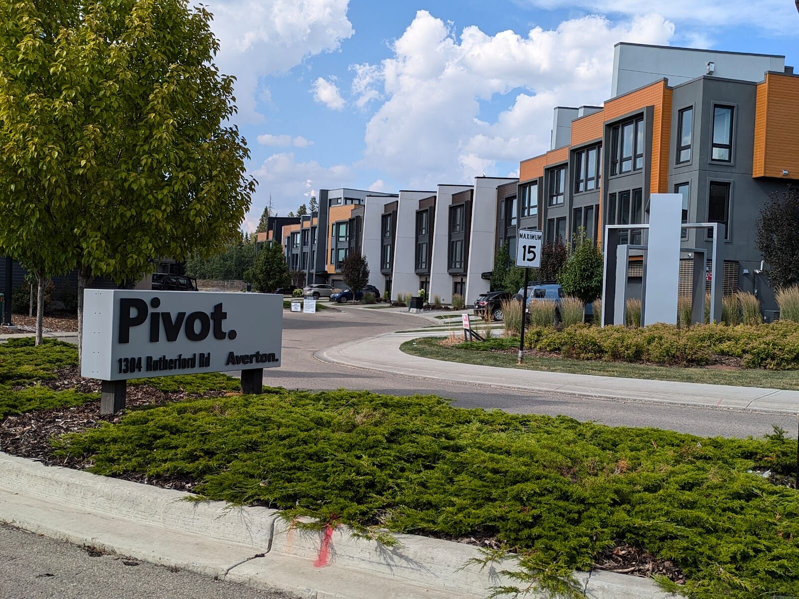 Edmonton 2 bedrooms Townhouse for rent. Property photo: 580753-1