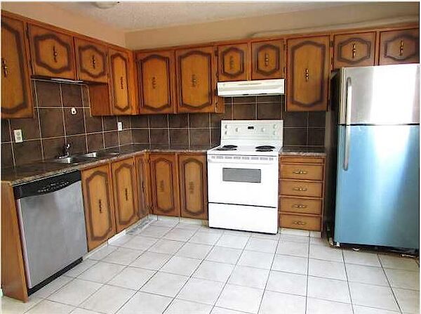 Calgary 3 bedrooms Duplex for rent. Property photo: 580907-2