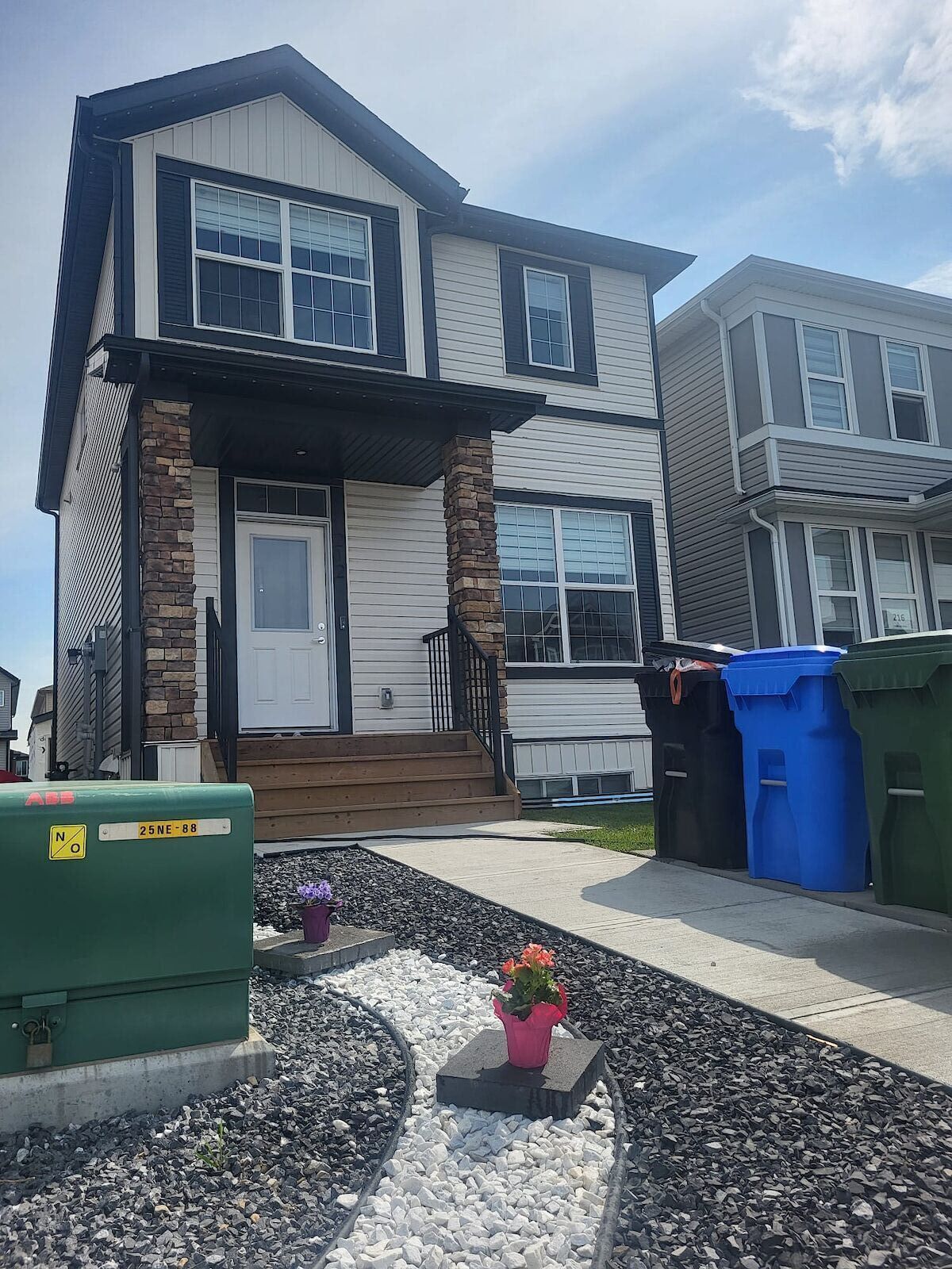 Calgary 3 bedrooms House for rent. Property photo: 581203-1
