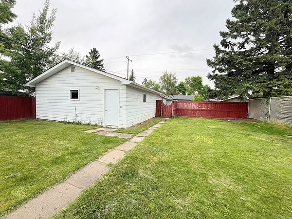 Calgary 2 bedrooms Basement for rent. Property photo: 581221-2