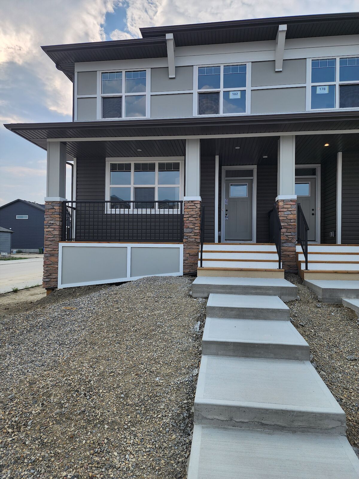 Calgary 4 bedrooms Main Floor for rent. Property photo: 581648-1