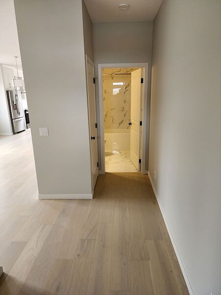 Calgary 4 bedrooms Main Floor for rent. Property photo: 581648-2
