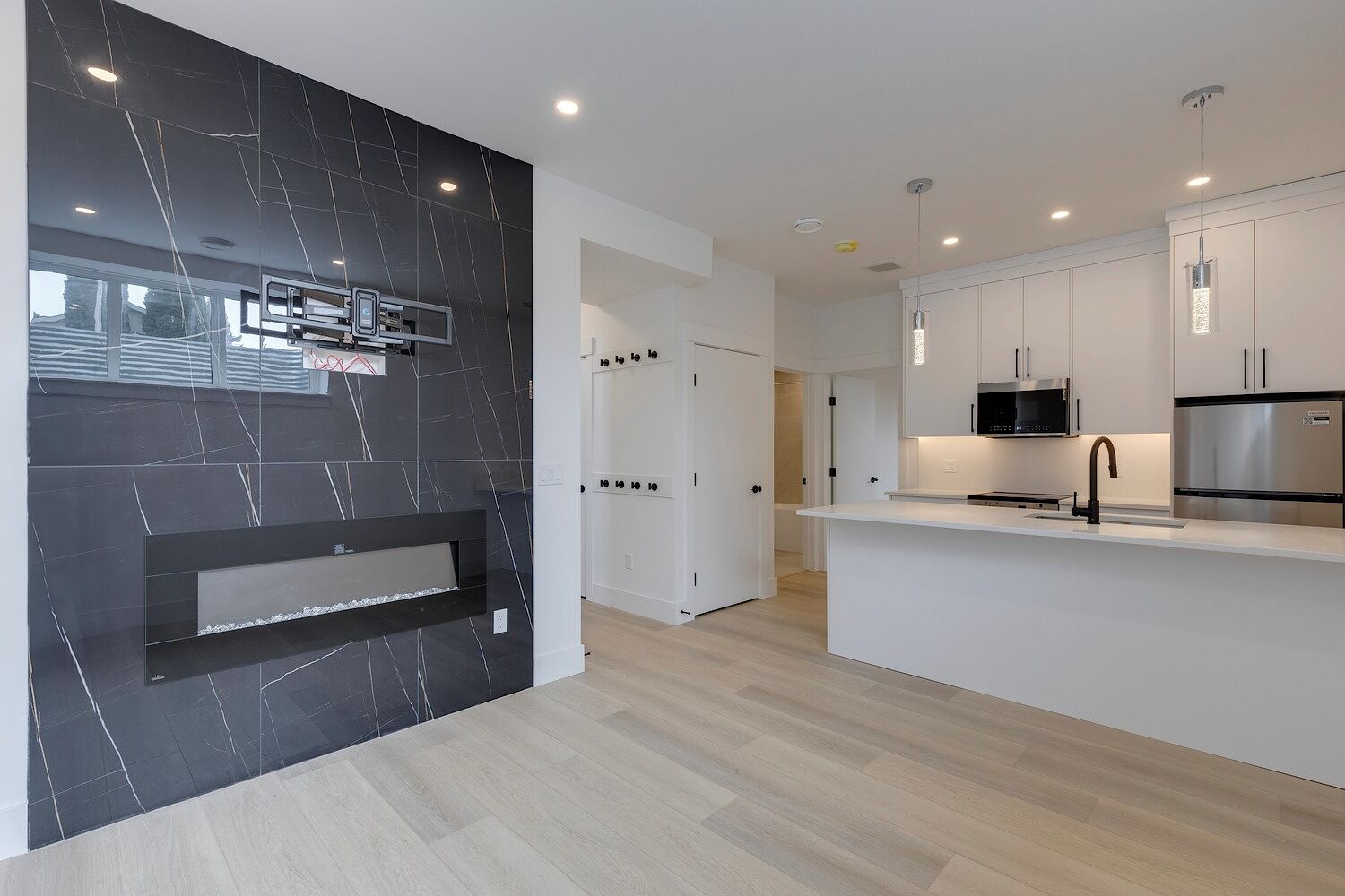Calgary 1 bedroom Basement for rent. Property photo: 581711-1