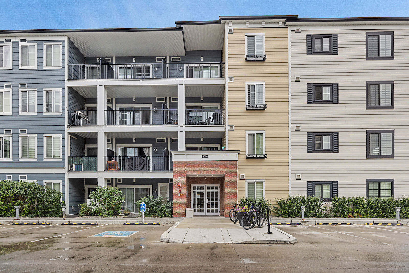 Calgary 1 bedroom Condo Unit for rent. Property photo: 581805-1
