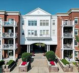 2 Beds, 2 Baths & Den Condo in Garrison Green FURNISHED/UNFURNISHED (FLEXIBLE)