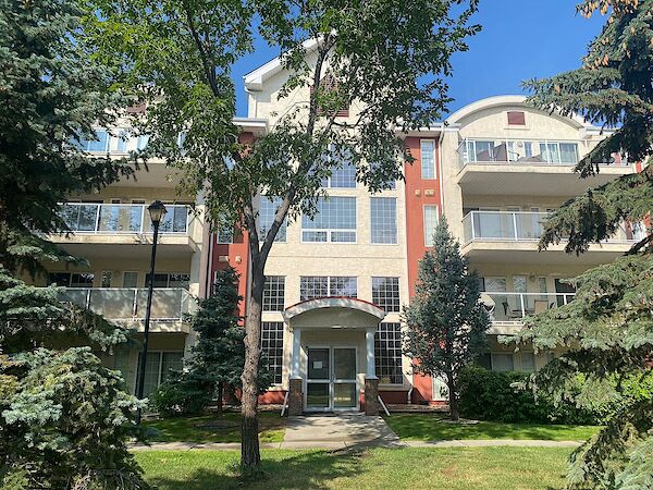 Spacious 2 bedroom + den, 2 bathroom condo. Heated underground parking included
