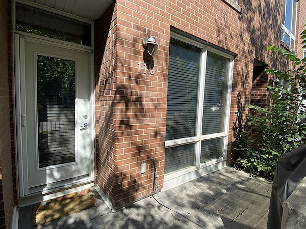 Calgary 2 + Den bedrooms Condo Unit for rent. Property photo: 582131-2