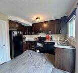 Renovated Townhouse in Deer Ridge Village – Steps from Fish Creek Park!