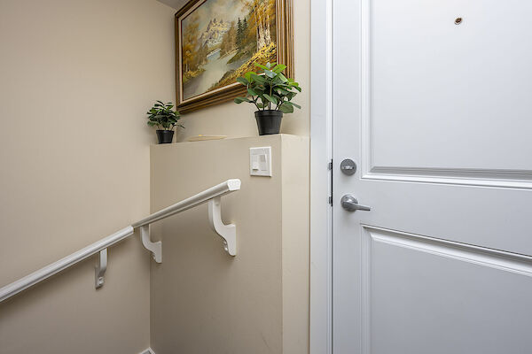 Calgary 1 bedroom Basement for rent. Property photo: 582264-2