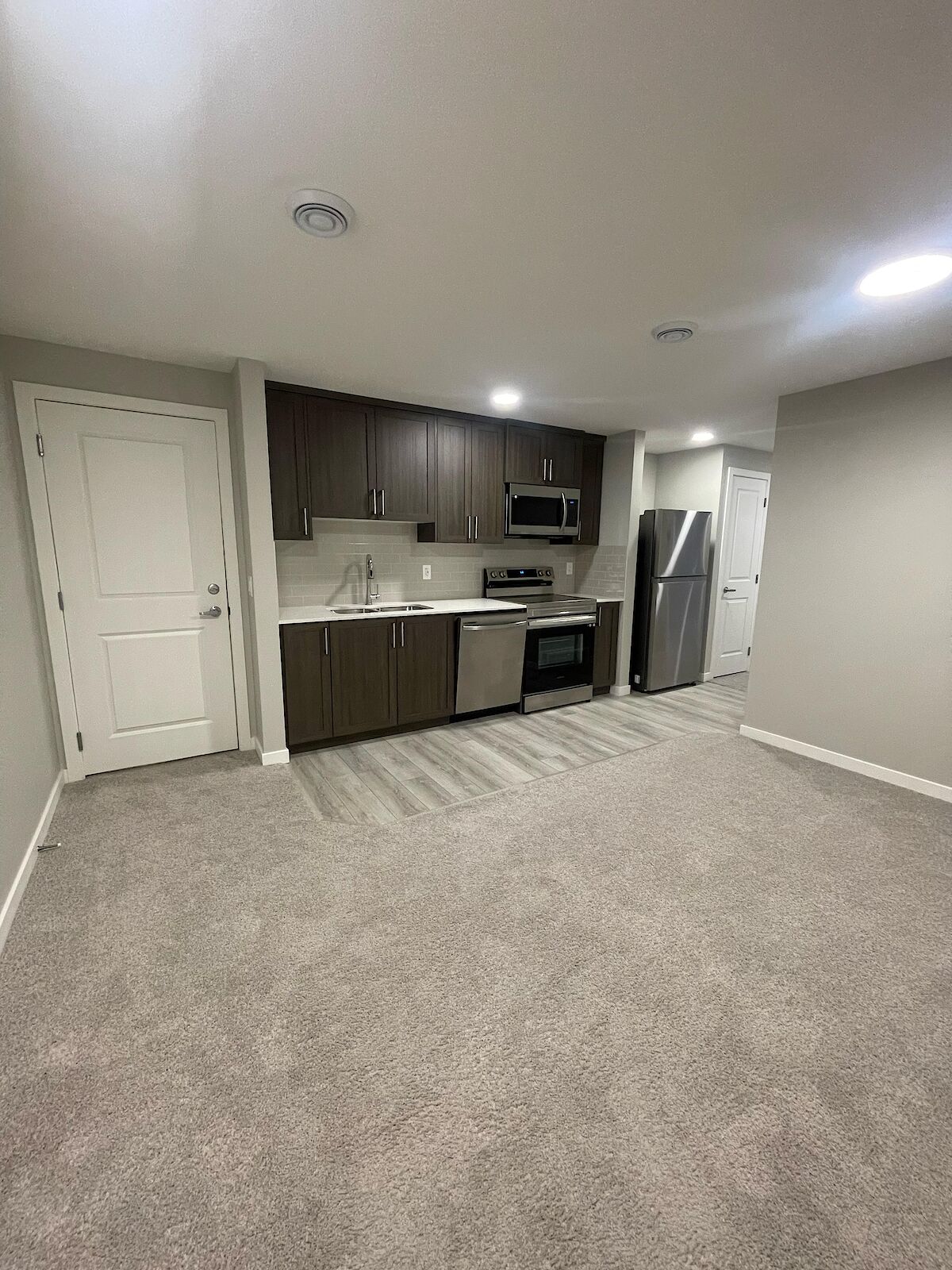Calgary 2 bedrooms Basement for rent. Property photo: 582469-1