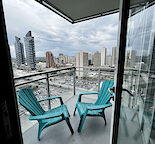 Bright 1 Bedroom + Den with Stunning City & Mountain Views – High rise