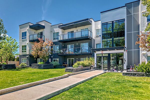 Calgary 2 bedrooms Condo Unit for rent. Property photo: 582597-2