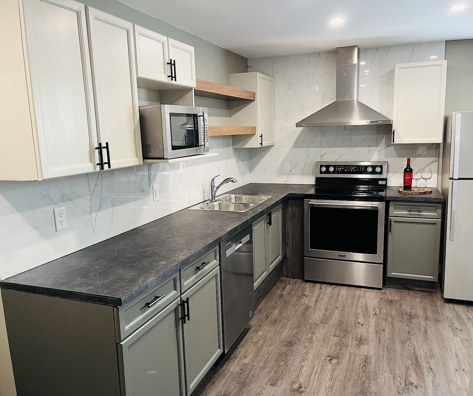 Calgary 1 bedroom Basement for rent. Property photo: 582631-1