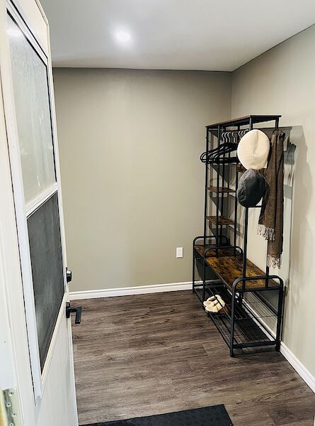 Calgary 1 bedroom Basement for rent. Property photo: 582631-3