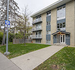 Prime location, 1 Bed 1 Bath, PARKING INCLUDED