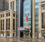 SHOWHOME CONDITION CORNER UNIT 2BED/2BATH/1DEN SPECTACULAR VIEWS