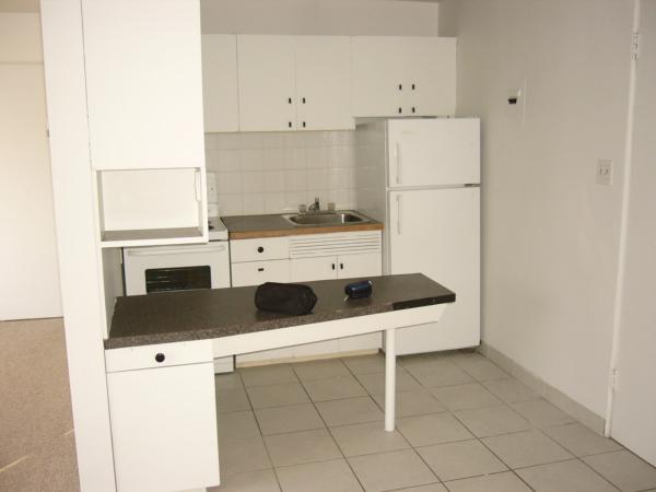 Calgary 1 bedroom Apartment for rent. Property photo: 58391-1