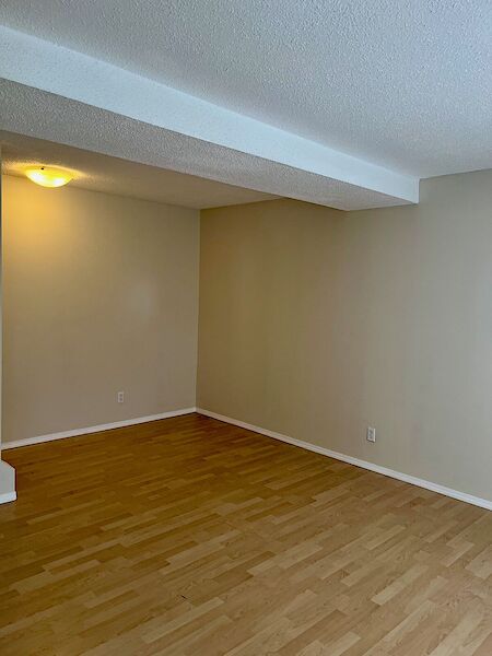 Calgary 3 bedrooms Townhouse for rent. Property photo: 584494-3