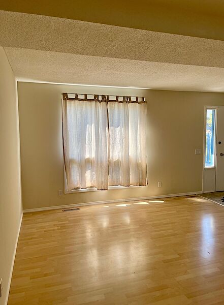 Calgary 3 bedrooms Townhouse for rent. Property photo: 584494-2
