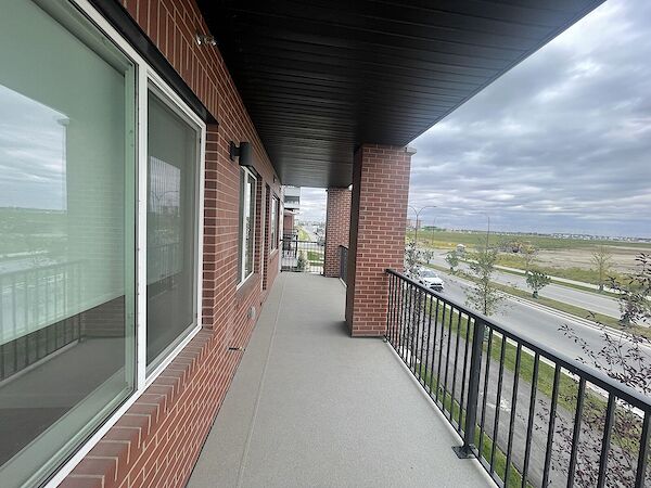 Calgary 3 bedrooms Condo Unit for rent. Property photo: 584640-2