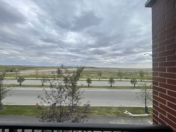 Calgary 3 bedrooms Condo Unit for rent. Property photo: 584640-3