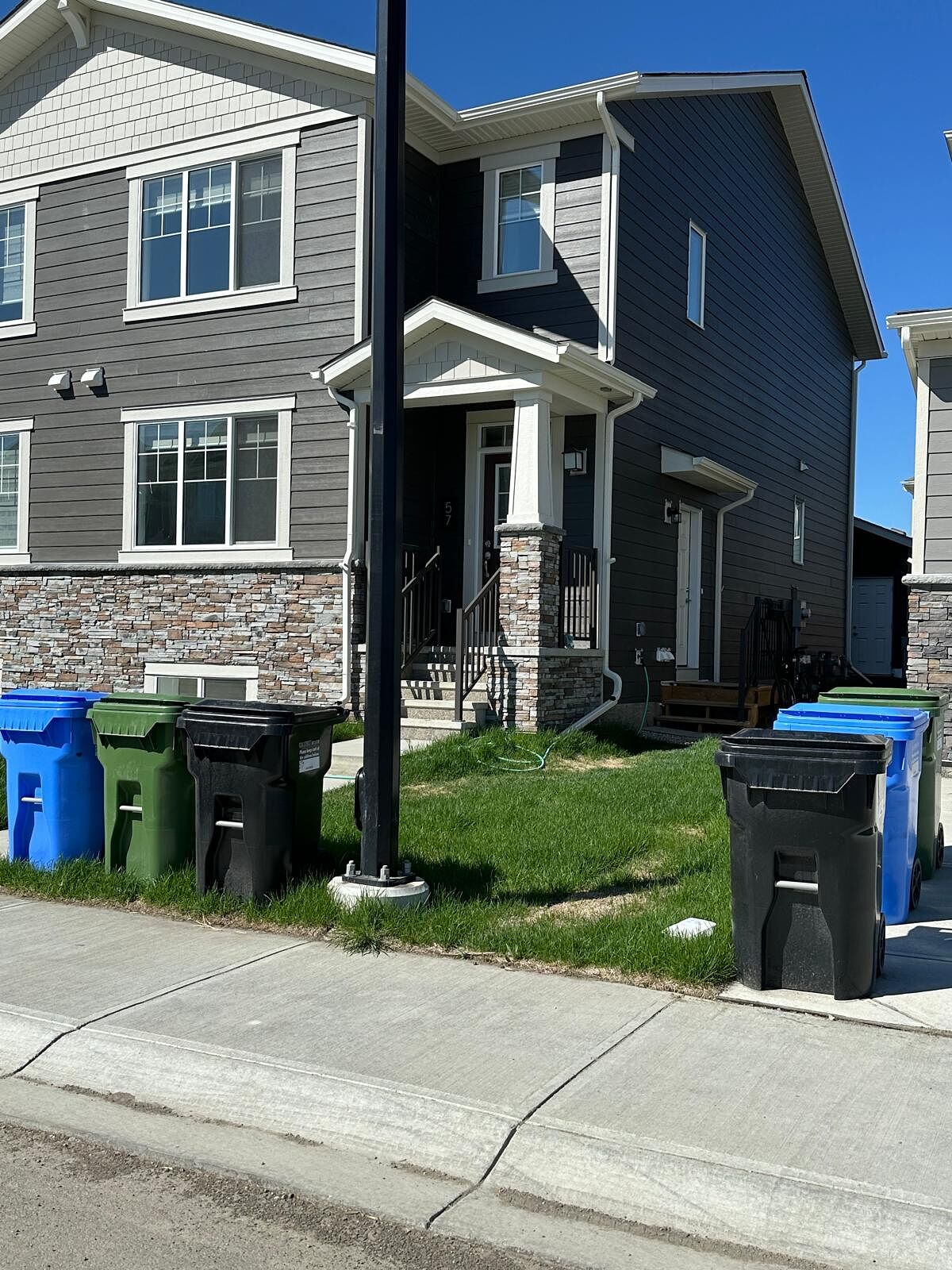 Calgary 3 + Den bedrooms Duplex for rent. Property photo: 584801-1