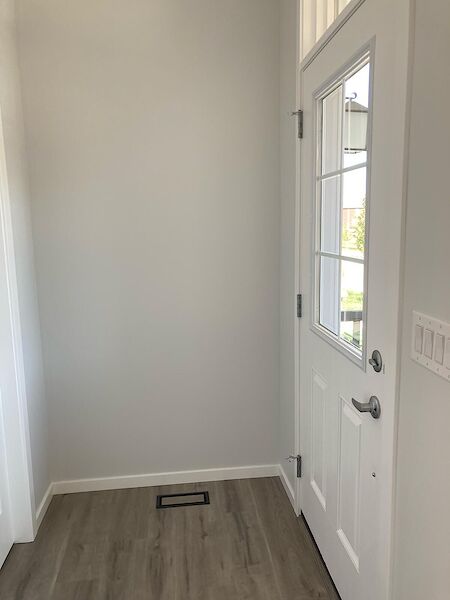 Calgary 3 + Den bedrooms Duplex for rent. Property photo: 584801-3