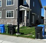 Cozy 3bed and 2.5bath with an additional room for a Home Office in Calgary