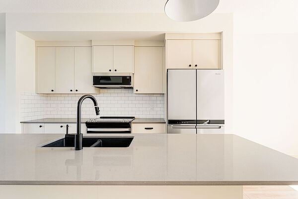 Calgary 3 bedrooms Townhouse for rent. Property photo: 584973-2