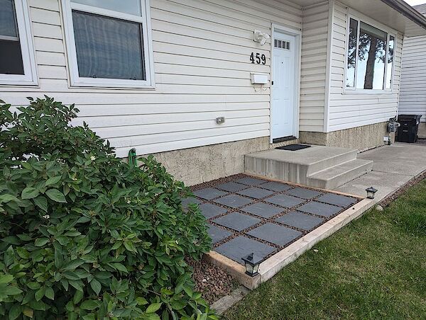 Bungalow w/ view Lynnwood SE - Great Location,Pet Friendly,Heated Detach Garage