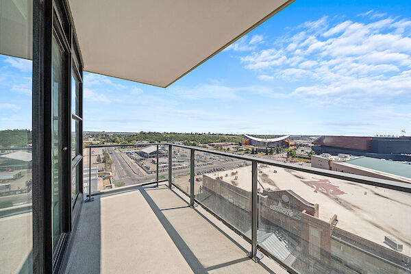 Calgary 2 bedrooms Condo Unit for rent. Property photo: 585944-2