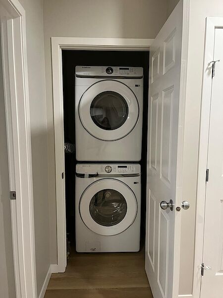 Cozy one bedroom legal basement heated floor with all brand new appliances a.
