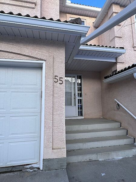 Calgary 2 bedrooms Townhouse for rent. Property photo: 586432-2