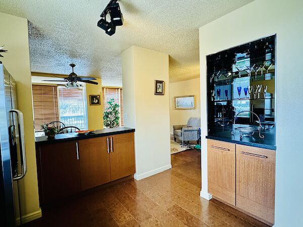 Calgary 2 bedrooms Condo Unit for rent. Property photo: 586446-3