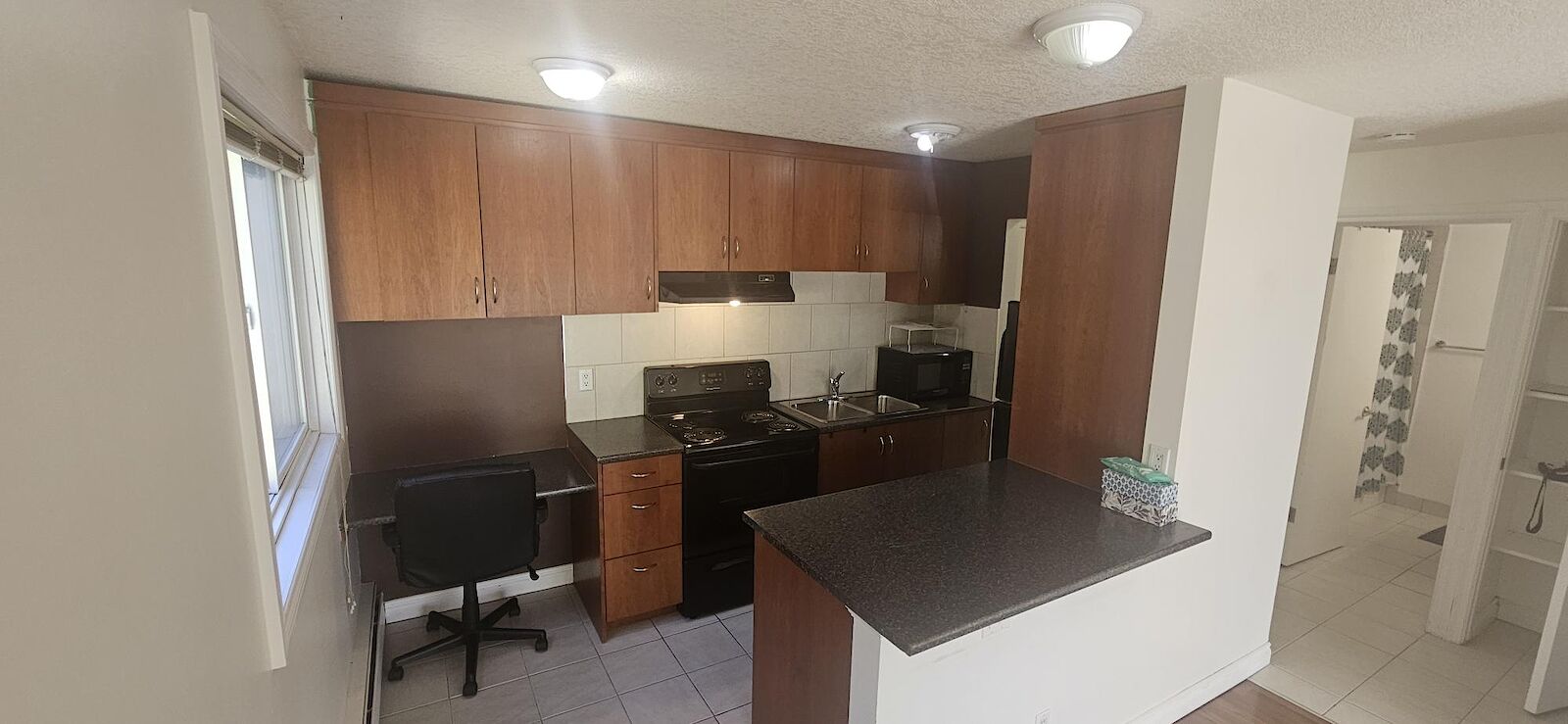 Calgary 1 bedroom Condo Unit for rent. Property photo: 586596-1