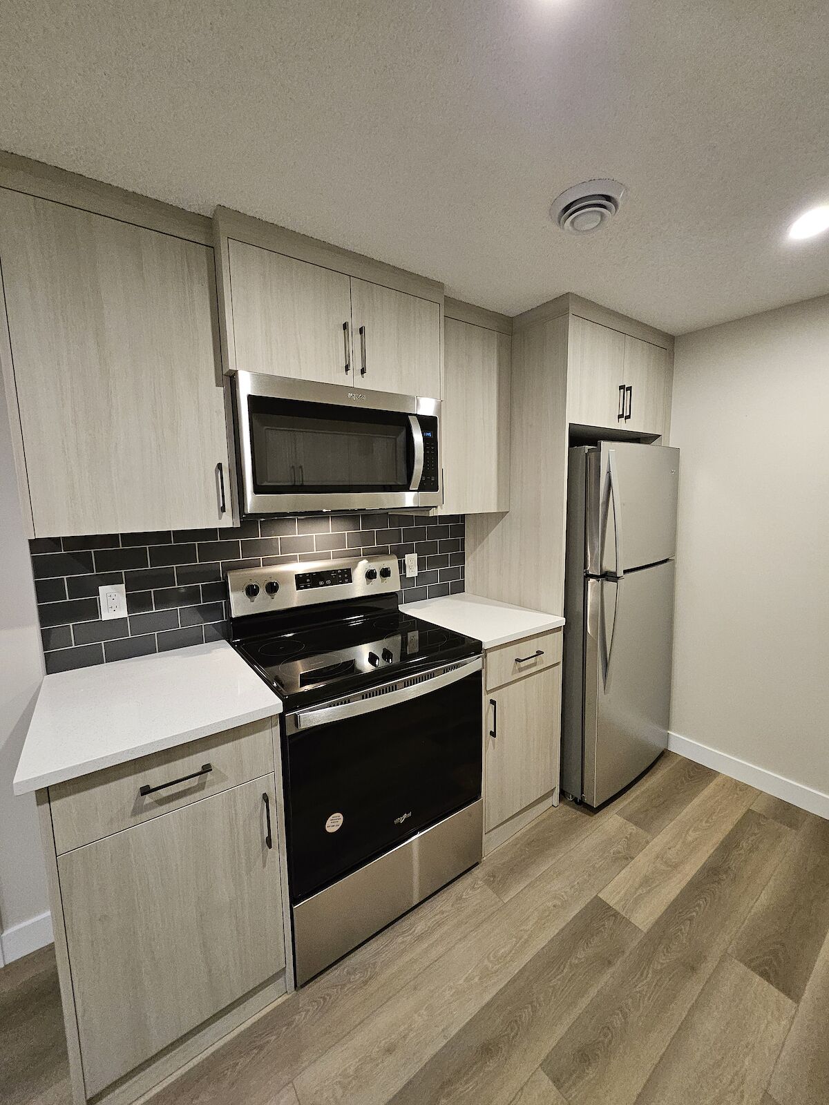 Calgary 1 bedroom Basement for rent. Property photo: 586907-1
