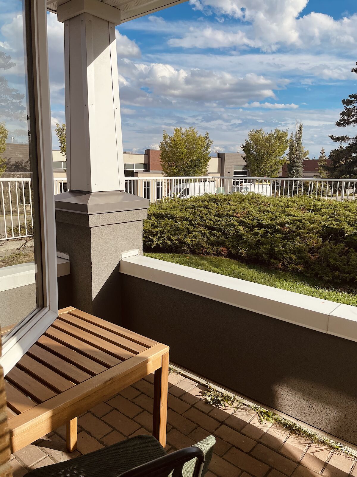 Calgary 2 bedrooms Room For Rent for rent. Property photo: 587249-1