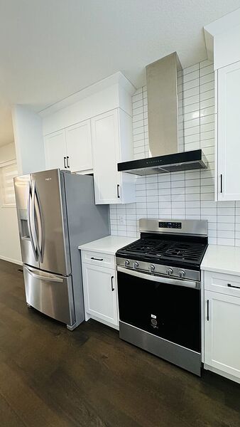 Calgary 4 + Den bedrooms Main Floor for rent. Property photo: 587261-3
