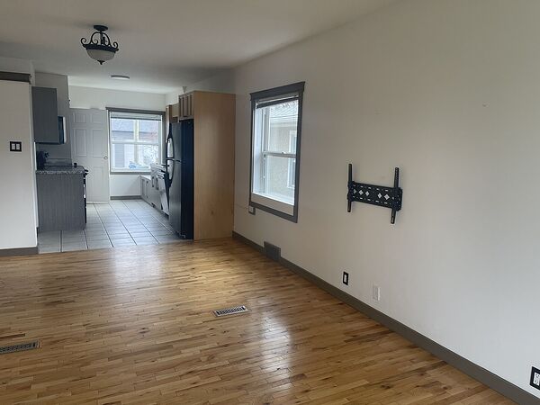 Calgary 2 bedrooms Main Floor for rent. Property photo: 587310-3