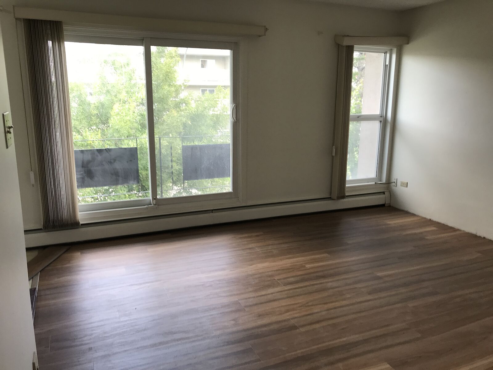 Calgary 1 bedroom Condo Unit for rent. Property photo: 587311-1