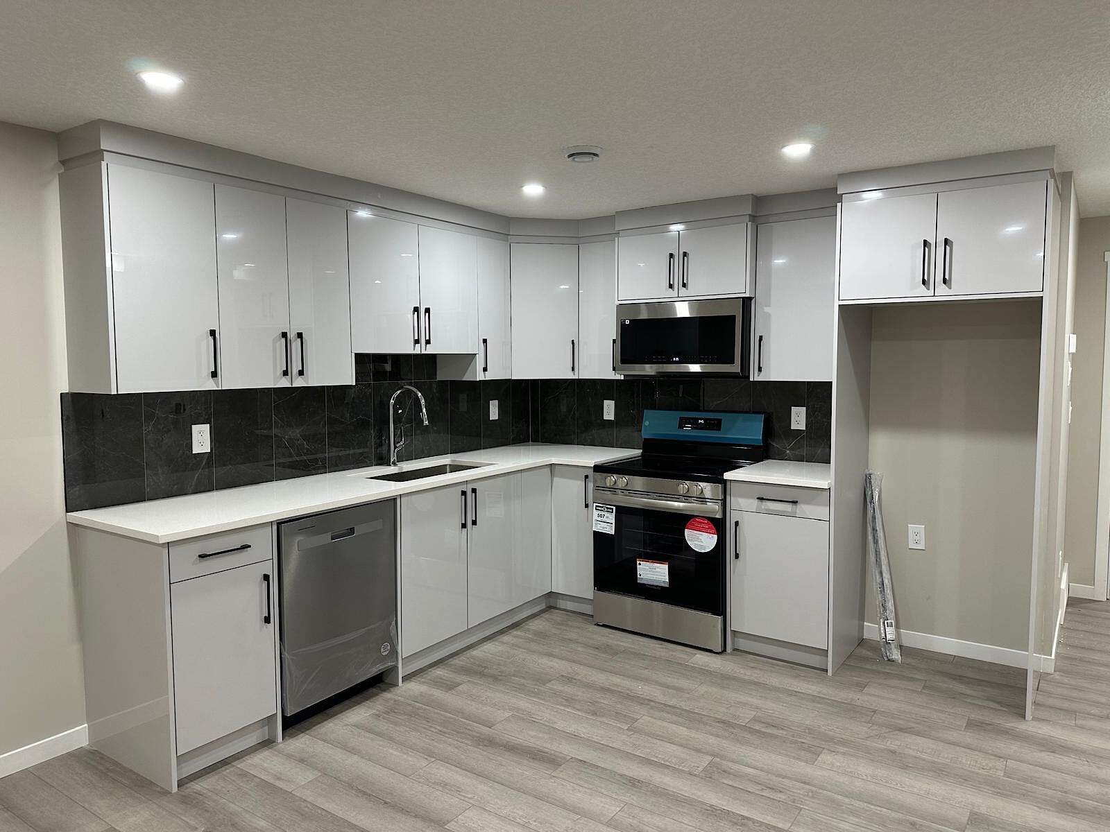 Calgary 1 bedroom Basement for rent. Property photo: 587433-1