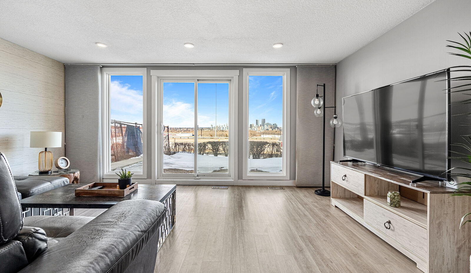 Calgary 2 bedrooms Duplex for rent. Property photo: 587440-1