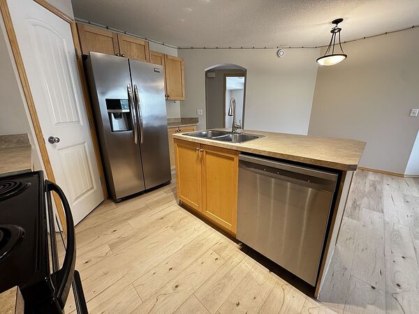 Calgary 2 bedrooms Townhouse for rent. Property photo: 587871-2