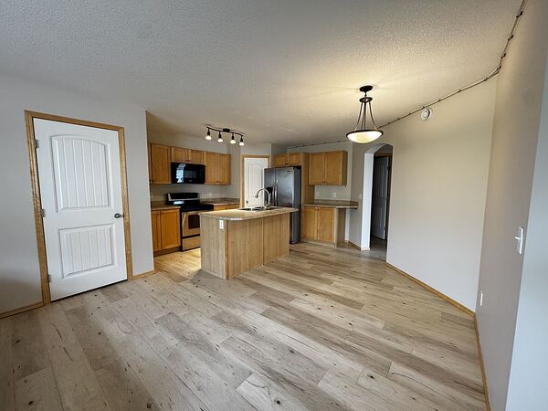 Calgary 2 bedrooms Townhouse for rent. Property photo: 587871-3