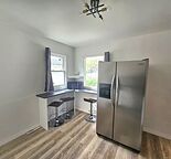Spacious 2 bedroom 1 bathroom suite on Richmond Road